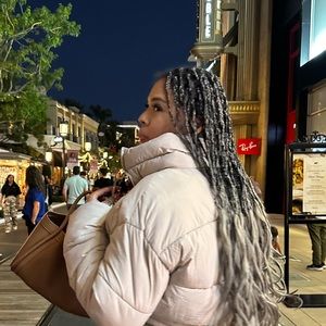 Meet your Posher, Janel